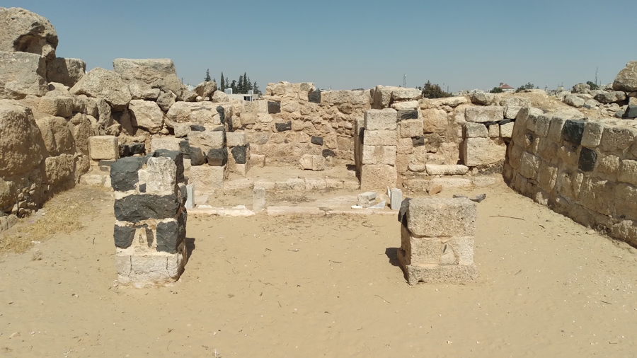 The church had square pillars. Similar pillars can be seen in Rashidun mosques, before the Umayyads began to use round pillars. This is why the round pillars on each side of the mihrab are important as they are NOT used in the church.