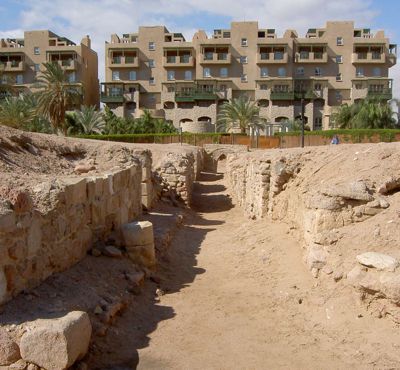 A trench dug by the excavators demonstrates to us how low the city was compared to today.