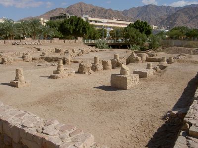 The mosque had rows of pillars. The Qibla wall was almost always in alignment with pillars such as these.